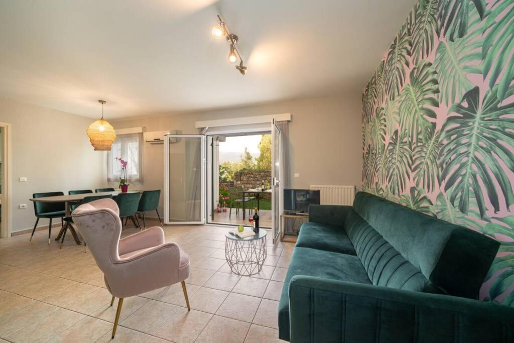 Central & Elegant Suite With Private Garden Argostoli  Exterior photo