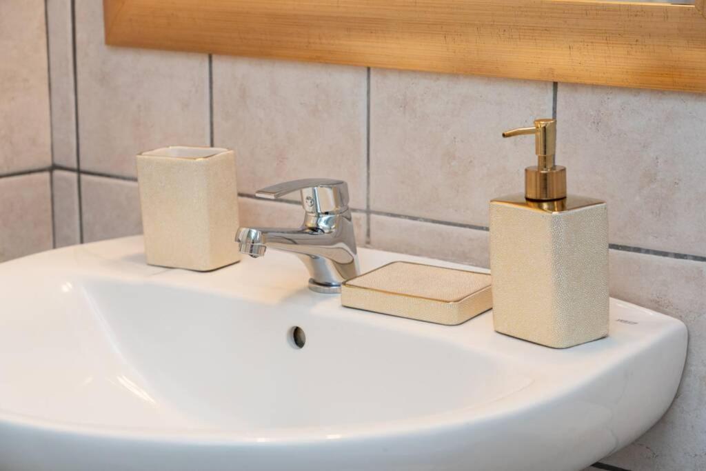 Central & Elegant Suite With Private Garden Argostoli  Exterior photo